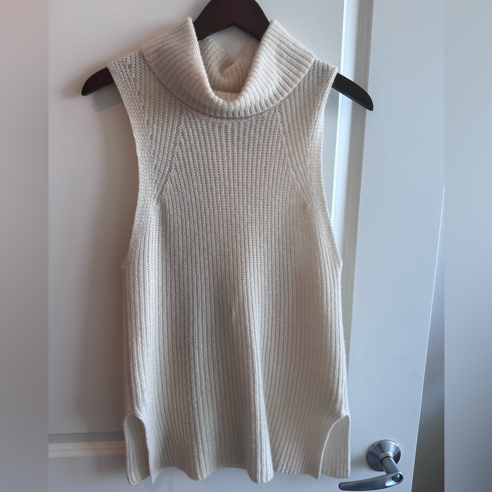 360 Cashmere - Sleeveless Cashmere Sweater